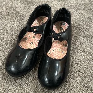 Girls Capezio Black Tap Shoes